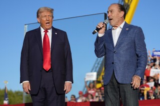 问：“上帝保佑美国”歌手李·格林伍德谈唐纳德·特朗普的就职典礼和圣经